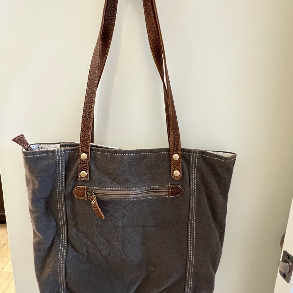 Myra  Canvas Tote Bag with Brown, Cream and Gray Accents in excellent condition - Picture 6 of 8